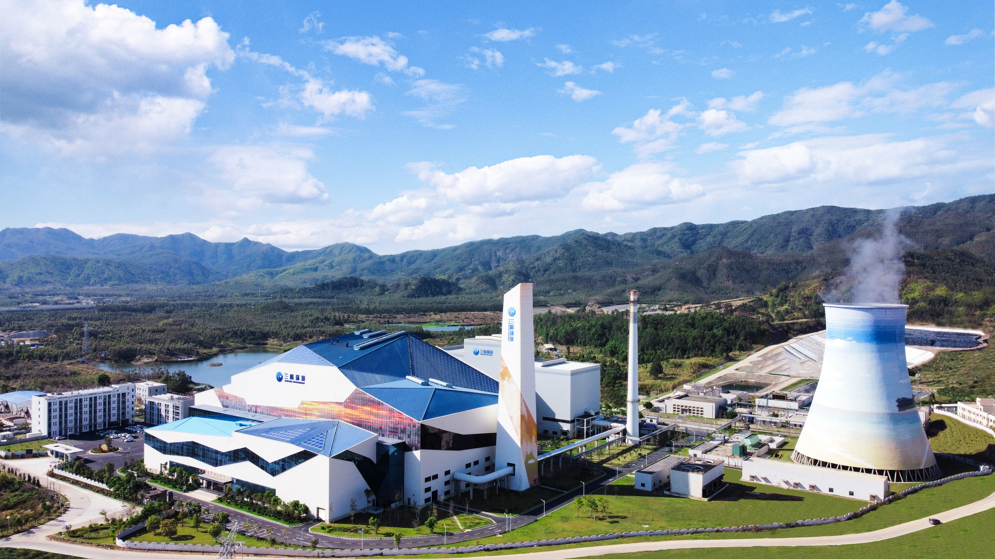 10.廣東汕尾環(huán)保發(fā)電廠(2100噸天).jpg 10.廣東汕尾環(huán)保發(fā)電廠(2100噸天).jpg